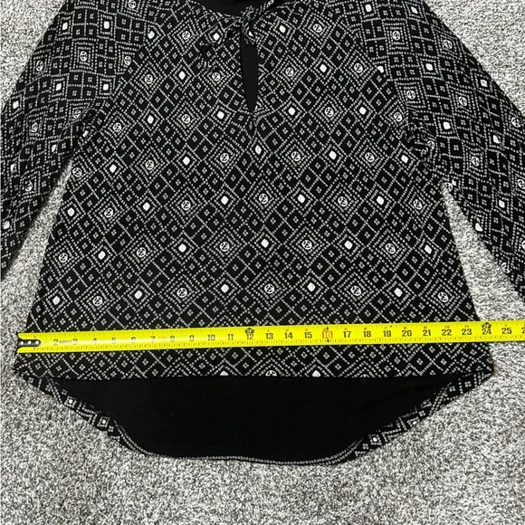 Lucky Brand Women’s Black & White Patterned Blouse XL Paisley Long Sleeve - Picture 7 of 14